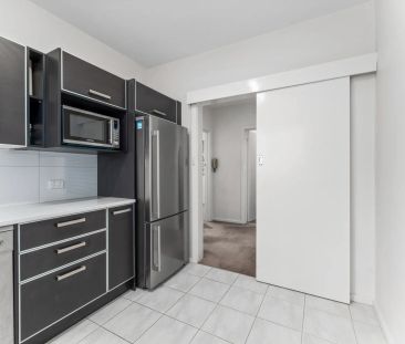 One-Bedroom Apartment in an Unbeatable Location! - Photo 2