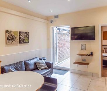 18 Siward Street - Photo 3