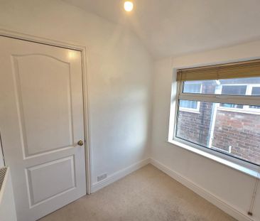 3 bedroom semi-detached house to rent - Photo 6