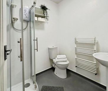 1 bedroom in a house share to rent - Photo 6
