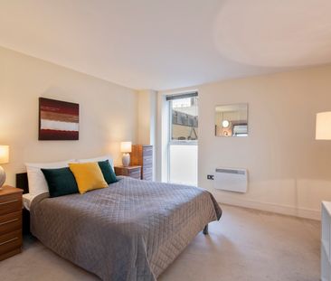1 Bed Flat, Great Suffolk Street, SE1 - Photo 6