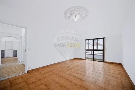 Apartment T2 in Queluz e Belas, Sintra - Photo 4