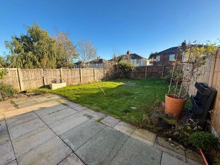 3 bedroom semi-detached house to rent - Photo 5