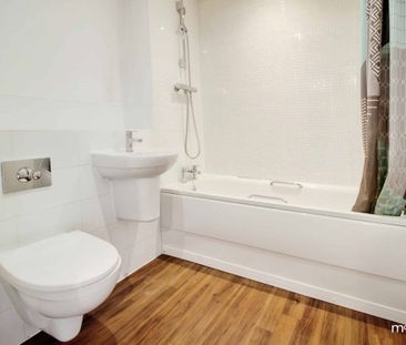 Cardean House Fire Fly Avenue, Swindon, Swindon, SN2 - Photo 5