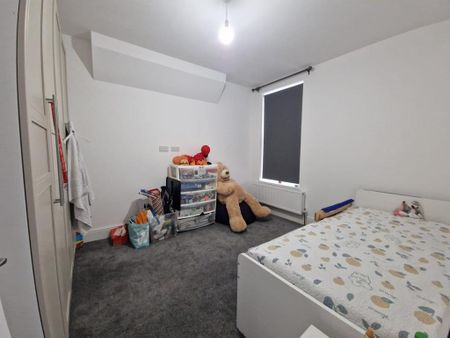 4 bedroom terraced house to rent - Photo 2