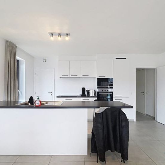 Appartement te huur - Photo 1