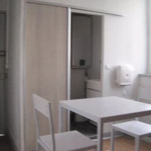 Appartement meublé à louer au coeur de Saint Quentin. - Photo 2