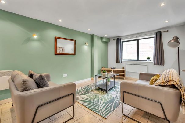 3 bedroom flat to rent - Photo 1