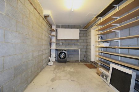 4 bedroom detached house to rent - Photo 4