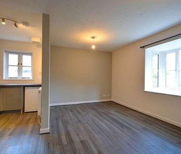 High Street, Alton, Hampshire, GU34 - Photo 2