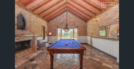 Cathedral Ceilings to Billiard Room / Spacious Living - Photo 5