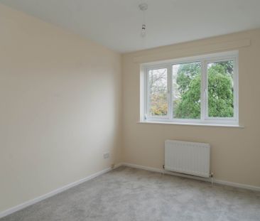 Asquith House, Banstead - Photo 5