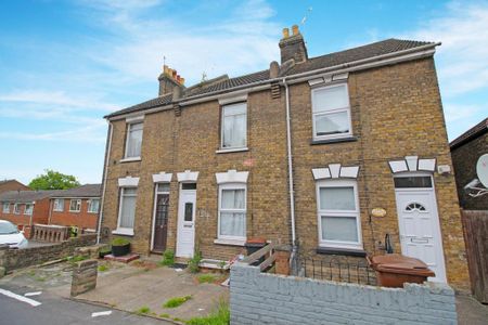 2 bedroom terraced house to rent - Photo 4