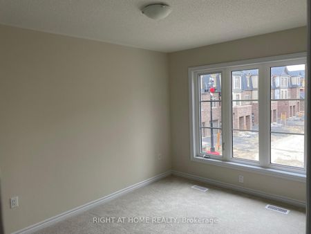 Townhouse For Lease | E8133634 - Photo 4