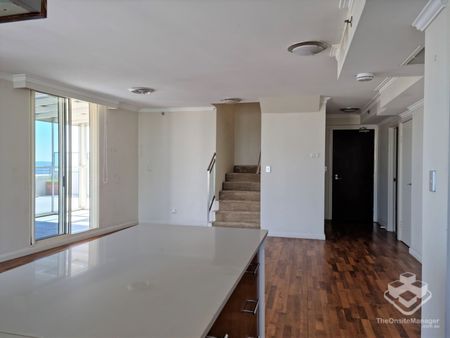 High Park Tower Penthouse apartment with 270 degree views across Sydney - Photo 4