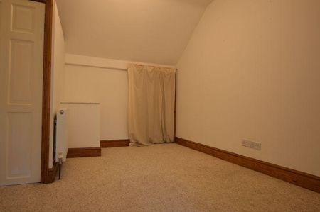 3 bedroom terraced house to rent - Photo 4