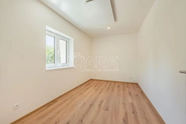 Pronájem kompletně zrekonstruovaného bytu 2+kk (70,07 m - Photo 1