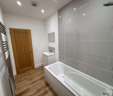 3 bedroom end of terrace house to rent - Photo 3