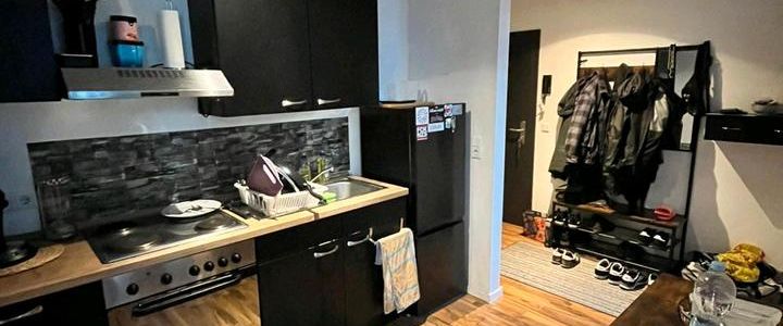 Komplettsanierung 2022 mit Fussbodenheizung. 2-Zi.-Wohnung in Sonneberg. 57m² - Foto 1