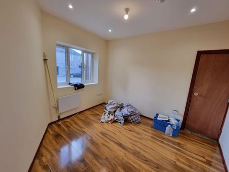 Room in a Shared House, Chudleigh Crescent, IG3 - Photo 2