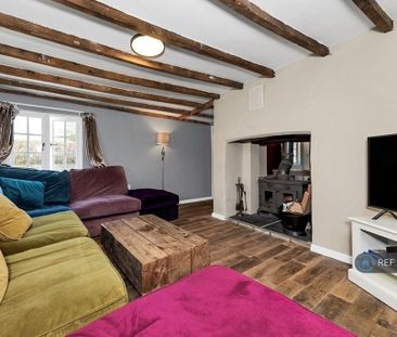 2 bedroom semi-detached house to rent - Photo 2