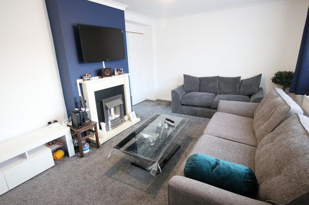 4 bedroom terraced house to rent - Photo 1