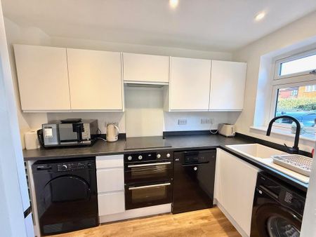 2 bedroom terraced house to rent - Photo 4