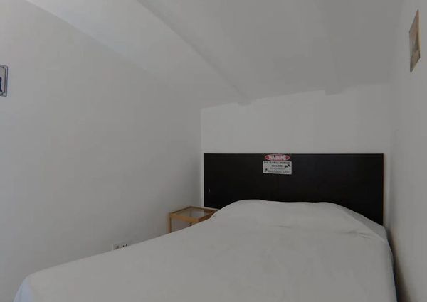 Calle de Antonio Zamora, Madrid, Community of Madrid 28011