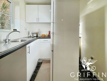 Falcon Avenue, Grays, RM17 - Photo 3