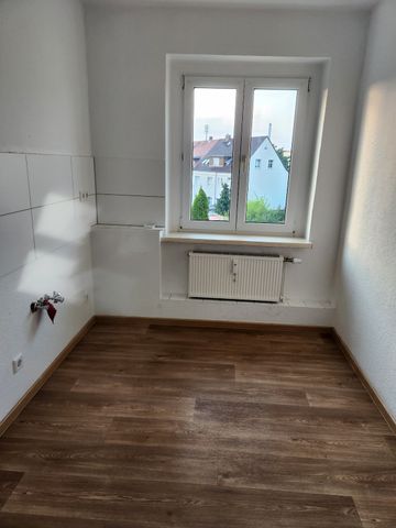 hübsche kleine 3 Zimmerwohnung, sofort bezugsfähig zu vermieten - auf Wunsch auch mit Einbauküche - Foto 2