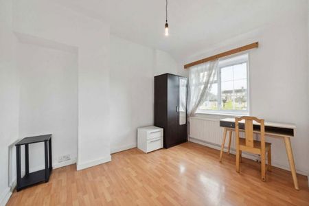 4 bedroom house to rent - Photo 3