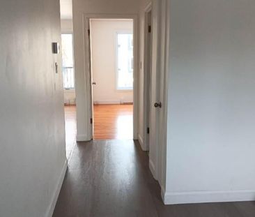 3 1/2 entièrement rénové - Photo 3