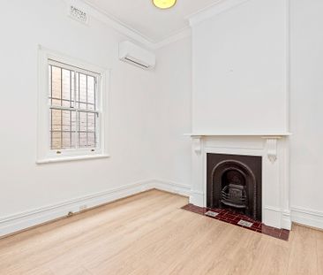 A freestanding Victorian charmer - Photo 3