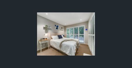 Great Outdoor Space - Near New - Great Balcony Space - Photo 5