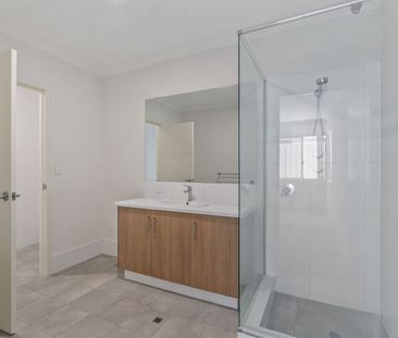 Modern 2 x 1 rear unit is the ideal "Lock & Leave " - Photo 3