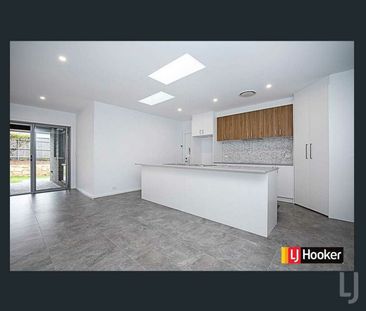 Spacious Four Bedroom House - Photo 2