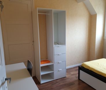 Location Appartement 4 pièces 66m² LE CREUSOT 71200 - Photo 3