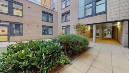 Silver En Suite - Photo 4