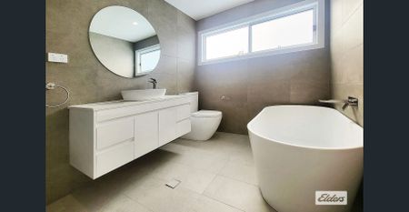 Modern Freestanding Townhouse - Photo 5