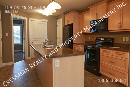 2 Bedroom Main Rental with AC, Pet-Friendly - Photo 3