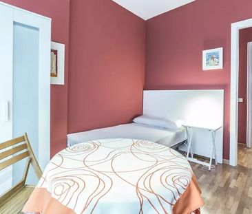 Calle Castellón, Valencia, Valencian Community 46004 - Photo 4