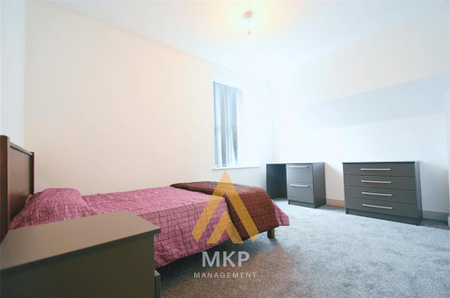 7 bedroom terraced house to rent - Photo 2