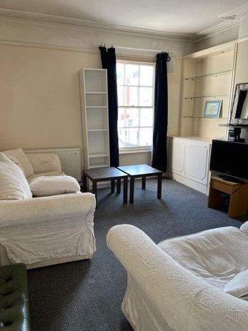 5 bedroom flat to rent - Photo 3