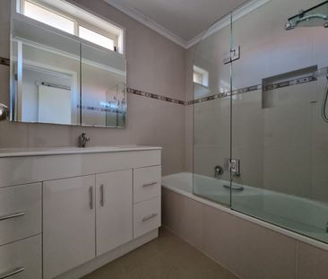 THREE BEDROOM HOME IN A GREAT POSITION! - Photo 1