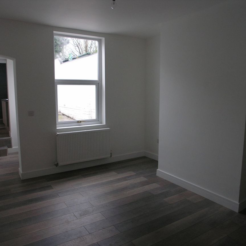 Victoria Road, Brierley Hill - Photo 1