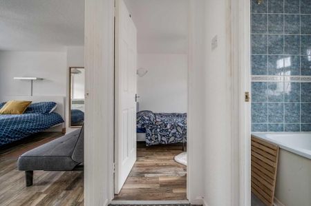 22 St Georges Gardens, Belfast, BT12 5FJ - Photo 3