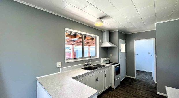 Portsmouth Road, Flaxmere - Photo 1