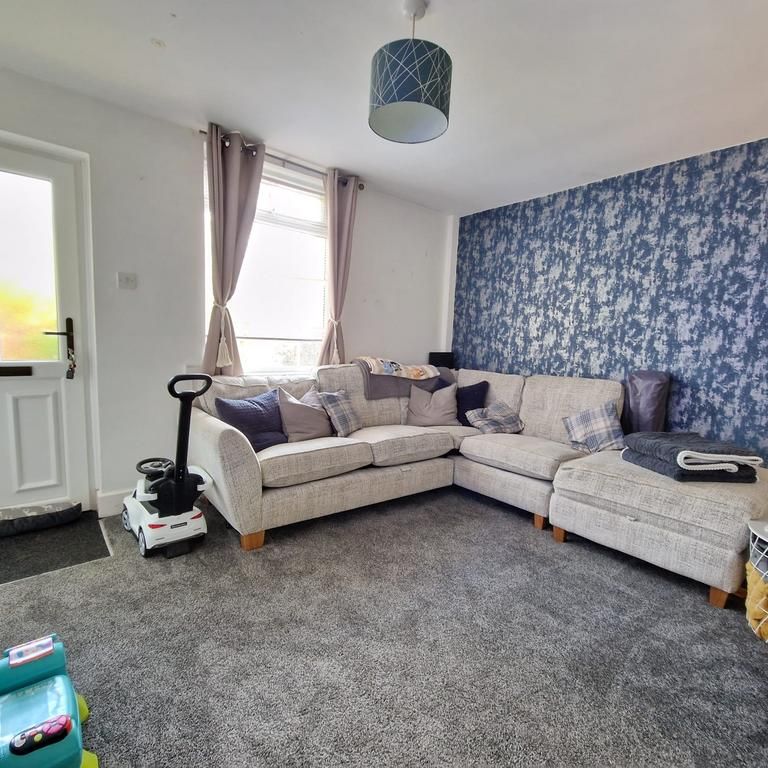 2 bedroom cottage to rent - Photo 1