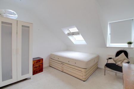 3 bedroom flat to rent - Photo 5
