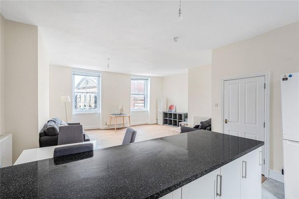 3 bedroom apartment to rent - Photo 1